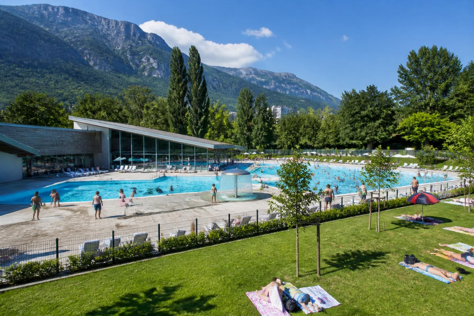 découvrez tout ce qu'il faut savoir sur les piscines buclos : leurs avantages, les différents modèles disponibles et comment faire le meilleur choix pour votre jardin.